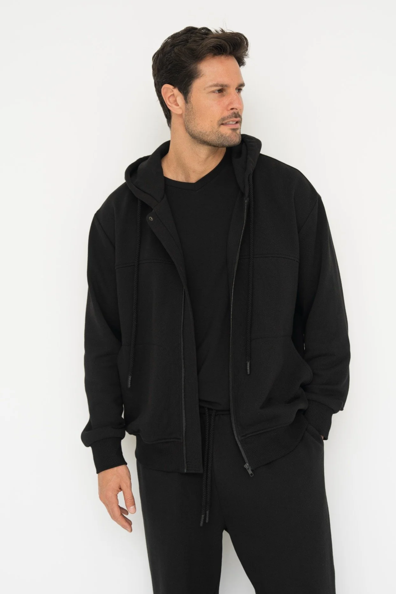 Experience the ultimate comfort with the Organic Cotton Zip-Up Hoodie from AOCO. Crafted with premium eco-friendly materials, this is an everyday essential.