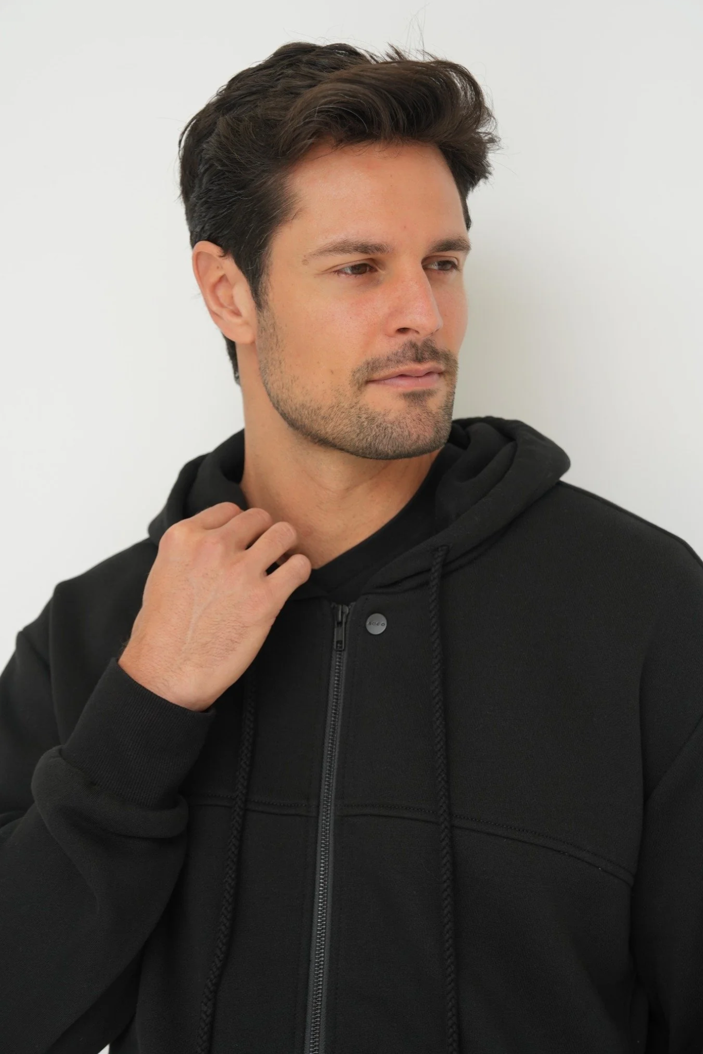 Experience the ultimate comfort with the Organic Cotton Zip-Up Hoodie from AOCO. Crafted with premium eco-friendly materials, this is an everyday essential.