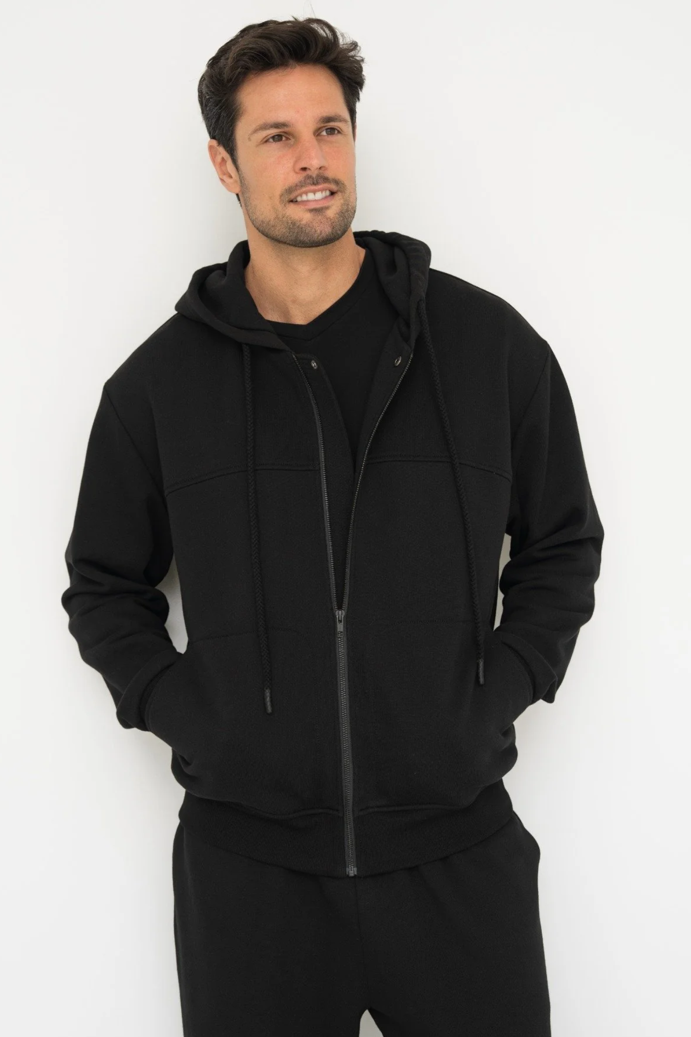 Experience the ultimate comfort with the Organic Cotton Zip-Up Hoodie from AOCO. Crafted with premium eco-friendly materials, this is an everyday essential.