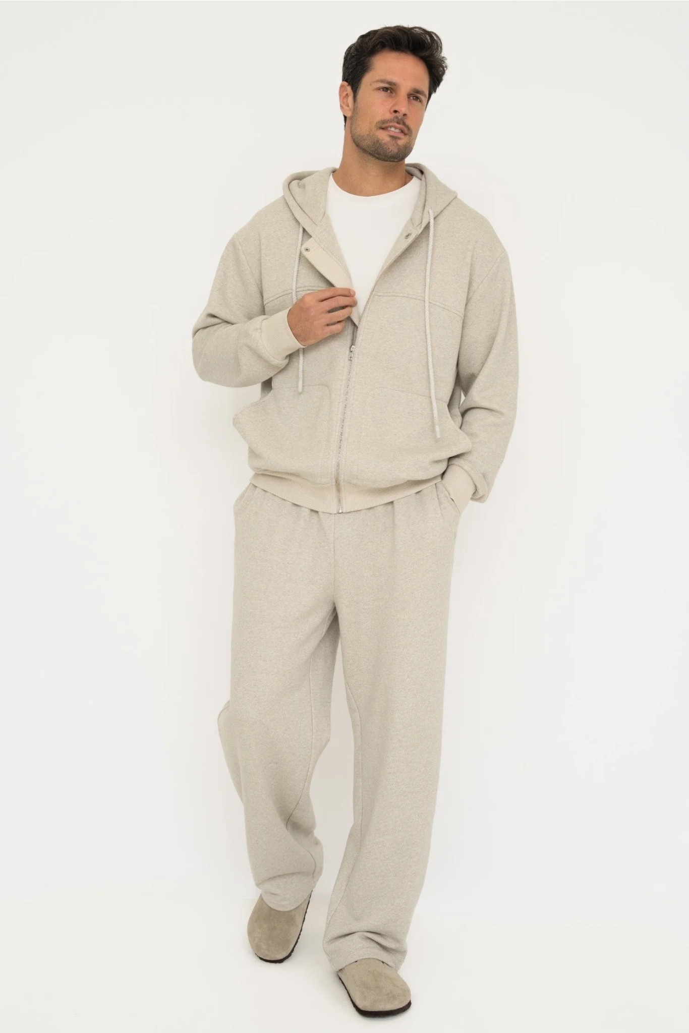 Relax in pure comfort with the Organic Cotton Straight Leg Sweatpants from AOCO. These eco-friendly, soft sweatpants provide a timeless, flattering fit.