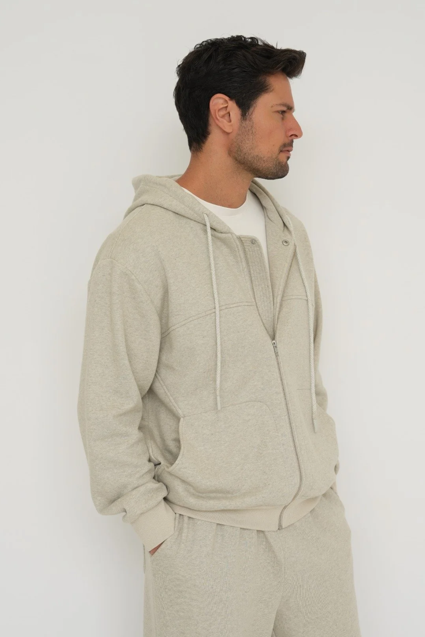 Experience the ultimate comfort with the Organic Cotton Zip-Up Hoodie from AOCO. Crafted with premium eco-friendly materials, this is an everyday essential.