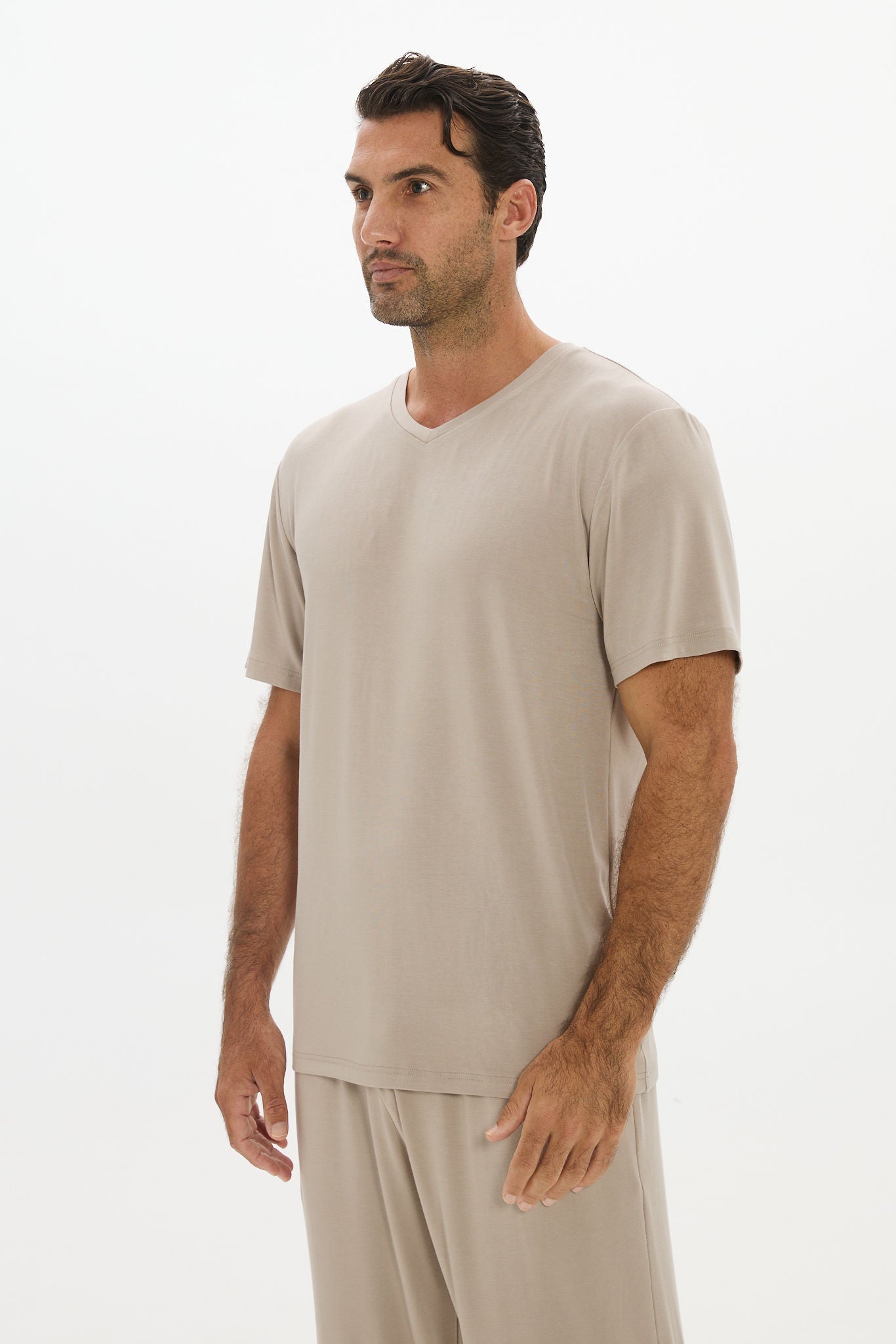V-neck T-shirt Cream