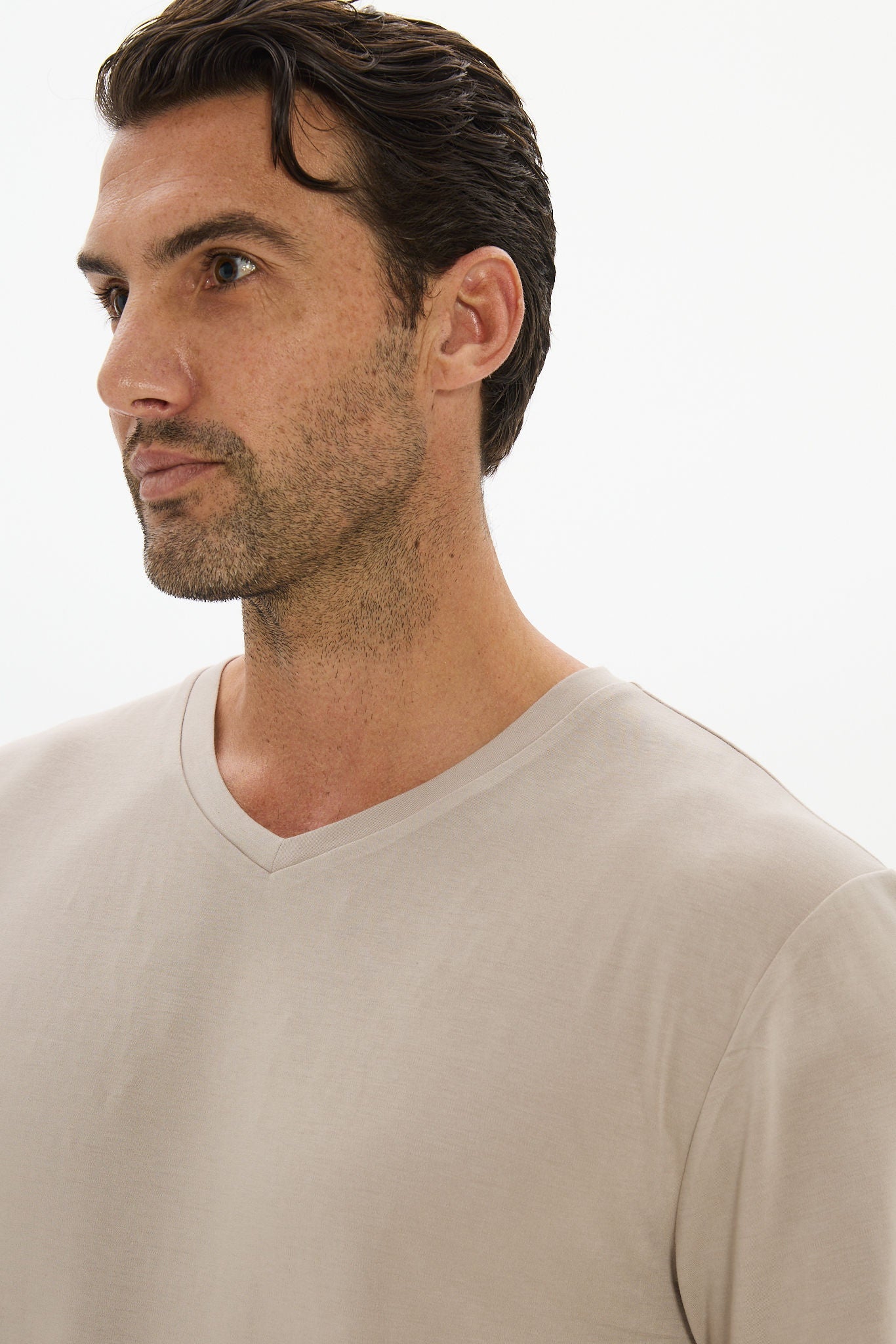 V-neck T-shirt Cream