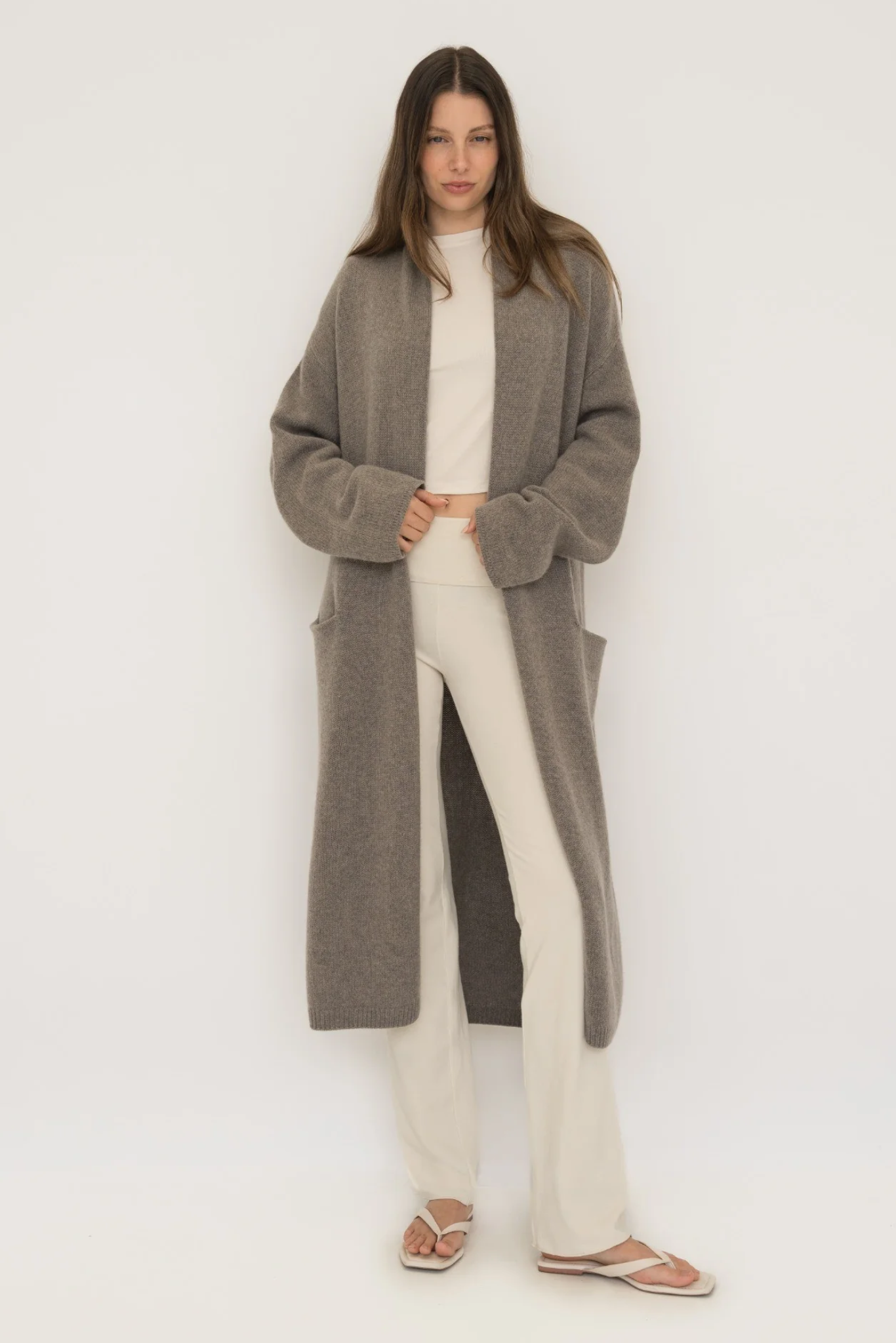 Soft organic cotton fold over leggings in cream with a comfortable fold over waistband.